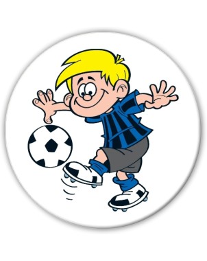 Petit garçon footballeur avec maillot bleu-noir